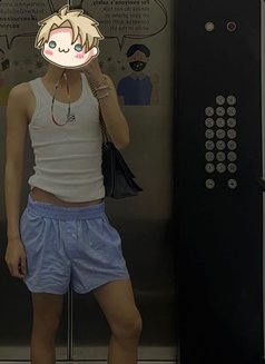 Top SkinnyTerapist - masseur in Doha Photo 1 of 2