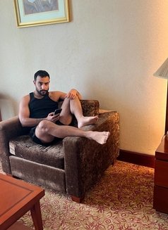 Top Syrian Manly - Male escort in Dubai Photo 1 of 4