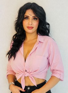 Top Therapists Outcall READ PROFILE - masseuse in Dubai Photo 2 of 4