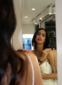 TOP TIER MADISON - FULLY FUNCTIONAL - Transsexual escort in Singapore Photo 29 of 30