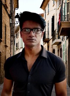 Elite Male Escort for Elegant Women - Acompañantes masculino in Kolkata Photo 9 of 11