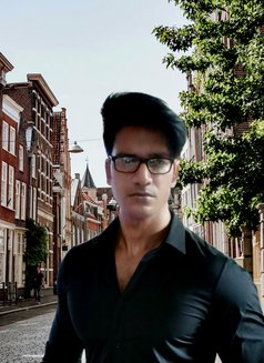 Elite Male Escort for Elegant Women - Acompañantes masculino in Kolkata Photo 8 of 11
