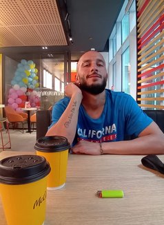 فحل عربي Top - Acompañantes masculino in Doha Photo 4 of 5