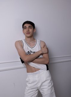 Top Twink 🇷🇺Hard Di̇ck - Male escort in Riyadh Photo 10 of 14
