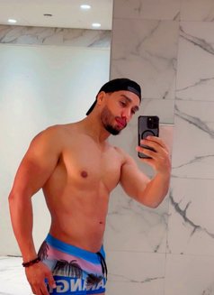 TOP VIP - Acompañantes masculino in Dubai Photo 4 of 6