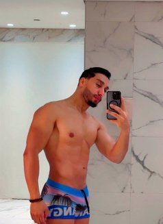 TOP VIP - Acompañantes masculino in Dubai Photo 5 of 6