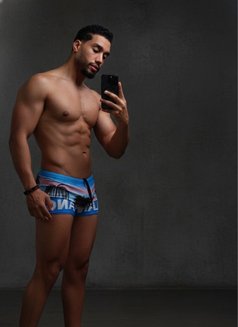 TOP VIP - Acompañantes masculino in Dubai Photo 3 of 3