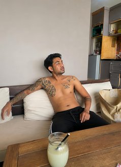 top19cm - Acompañantes masculino in Bali Photo 10 of 10