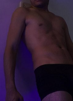 Top21cm - Male escort in Beirut Photo 1 of 4