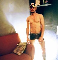 Top21cm - Male escort in Beirut