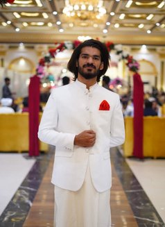 Topper - Male escort in Faisalābād Photo 2 of 3
