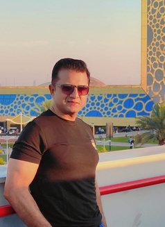 Topper007 - Male escort in Dubai Photo 6 of 12