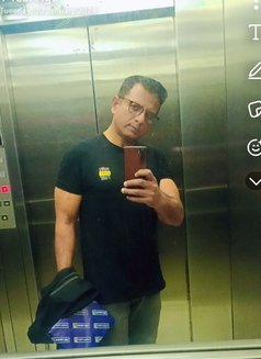 Topper007 - Male escort in Dubai Photo 9 of 12