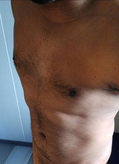 Topper69 - Acompañantes masculino in Doha Photo 2 of 2