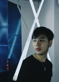 Toppic - Male escort in Bangkok Photo 2 of 5