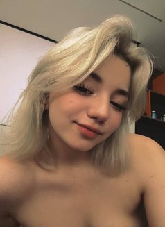 Tori - escort in Bangkok Photo 1 of 10