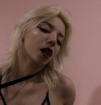 Tori - escort in Macao