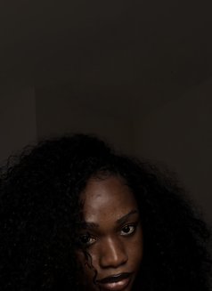 Toria - Acompañante transexual in Accra Photo 10 of 11