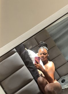 Toria - Acompañantes transexual in Accra Photo 1 of 8