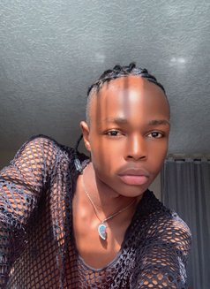 Toshtee - Male adult performer in Nairobi Photo 9 of 11