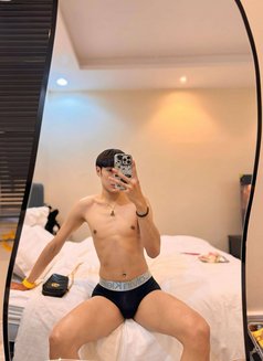 ToTo Dp - Male escort in Riyadh Photo 8 of 12