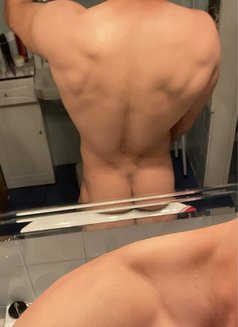 Toto - Male escort in Muscat Photo 12 of 14