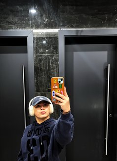 Totsy - Male escort in Riyadh Photo 3 of 9