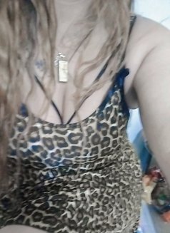 Toty - escort in Cairo Photo 2 of 3