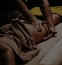 Touch by ZiY - masseur in Mombasa