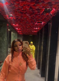 Tovia - masseuse in Lagos, Nigeria Photo 5 of 7