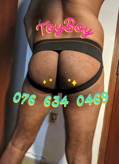 Toy Boy for Married MILFs / Aunties - Male escort in Colombo Photo 7 of 10