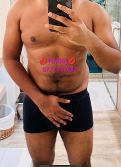 Toy Boy for Married MILFs / Aunties - Acompañantes masculino in Colombo Photo 1 of 10
