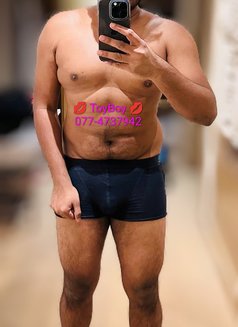 Toy Boy for Married MILFs / Aunties - Acompañantes masculino in Colombo Photo 2 of 10