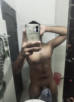 Toy Boy - Acompañantes masculino in Al Manama Photo 1 of 2