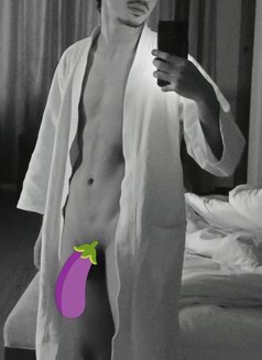 ToyBoy.KTM - Acompañantes masculino in Kathmandu Photo 2 of 2
