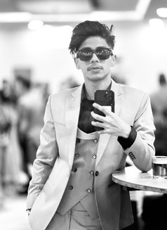 ToyBoy.KTM - Acompañantes masculino in Kathmandu Photo 2 of 2