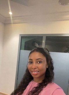 Top and bottom - Transsexual escort in Al Manama Photo 2 of 3