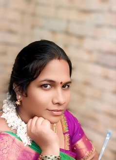 Trabsexual Chennai Vadapalni - Transsexual escort in Chennai Photo 2 of 6