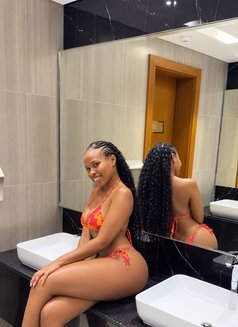 Tracey - escort in Dubai Photo 3 of 3