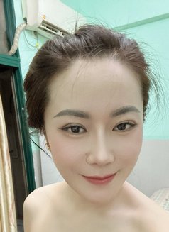 Tracy - escort in Shanghai Photo 4 of 5