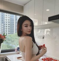 Tracy - escort in Guangzhou Photo 1 of 4