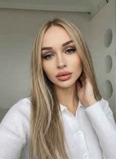 Tracy - escort in Dubai Photo 7 of 7