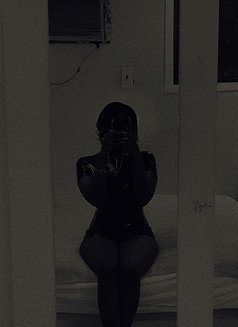 Tracy Shee - puta in Riyadh Photo 1 of 2