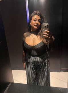 Tracy Walter - escort in Kolkata Photo 1 of 7