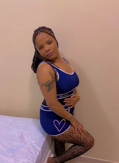 Tracy - escort in Riyadh Photo 2 of 3