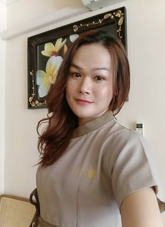 Traditional Top shemale Massage - masseuse in Bangkok Photo 14 of 15