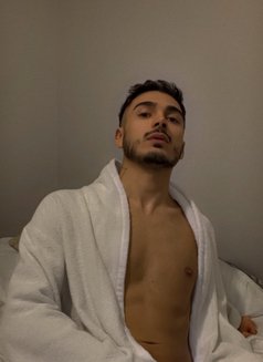 Tragusxium - Acompañantes masculino in İstanbul Photo 4 of 5