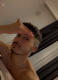 Tragusxium - Acompañantes masculino in İstanbul Photo 5 of 5