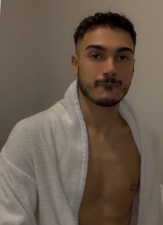 Tragusxium - Acompañantes masculino in İstanbul Photo 3 of 8