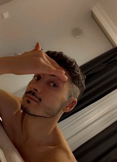 Tragusxium - Acompañantes masculino in İstanbul Photo 8 of 8